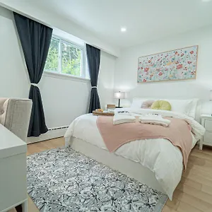 Quiet & Comfortable Double Private Room, Free Parking Homestay